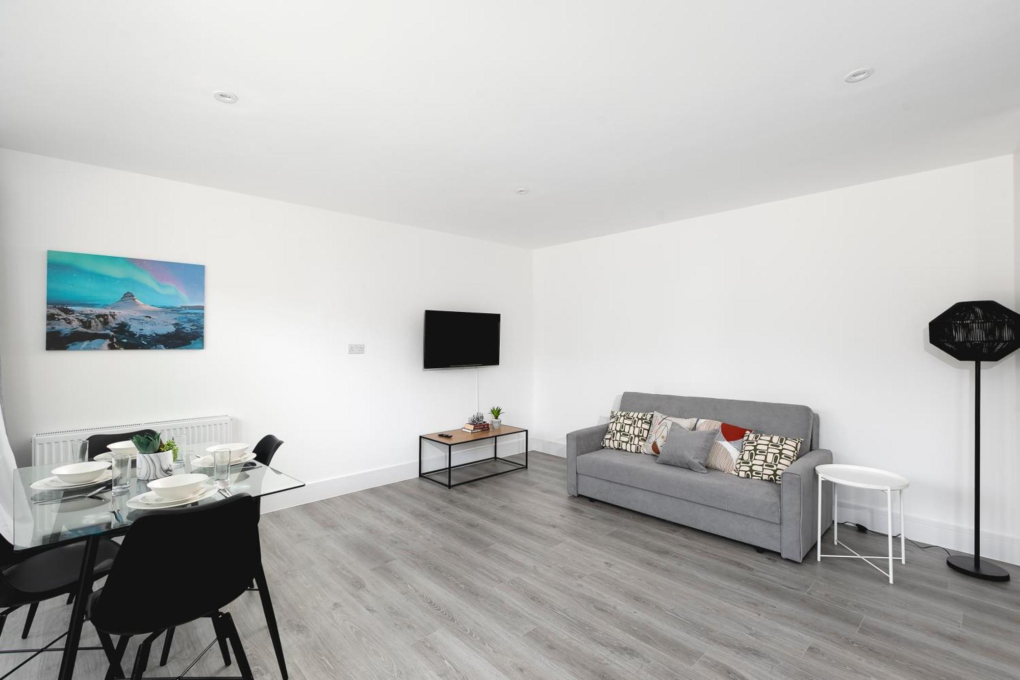 Cozy Apartments With King Size Beds Near Enfield Town & Chase Farm Train Stations With Wifi And Parking Ngoại thất bức ảnh