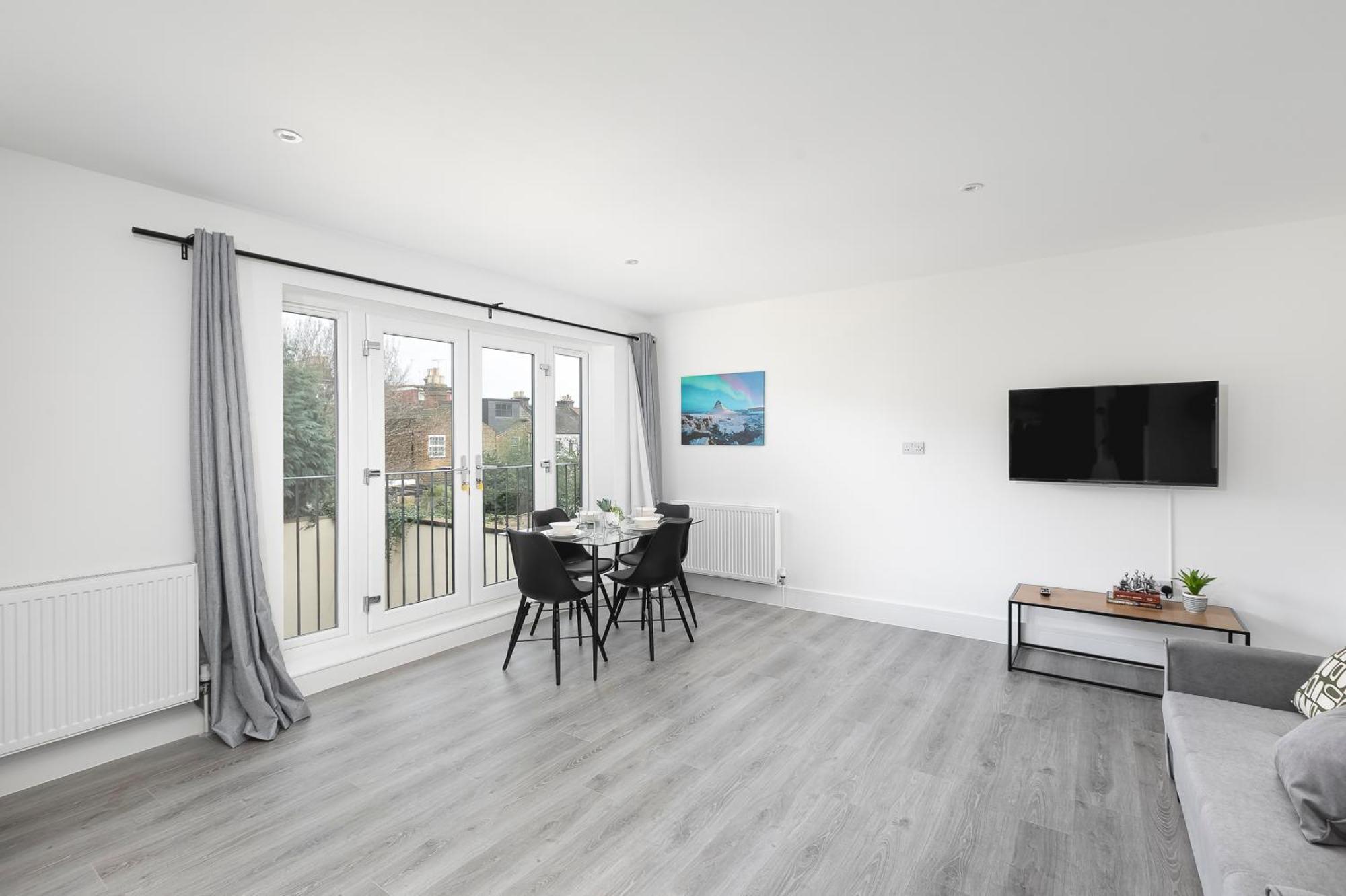Cozy Apartments With King Size Beds Near Enfield Town & Chase Farm Train Stations With Wifi And Parking Ngoại thất bức ảnh