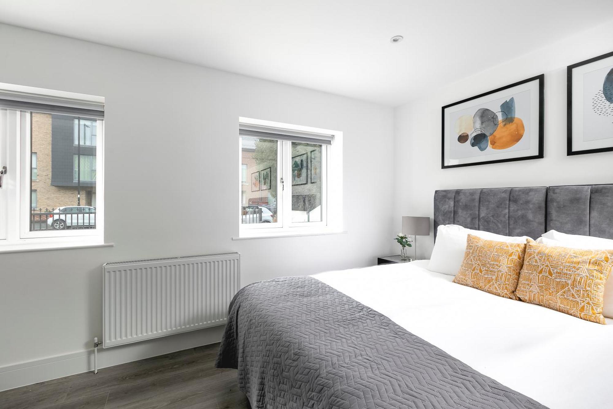 Cozy Apartments With King Size Beds Near Enfield Town & Chase Farm Train Stations With Wifi And Parking Ngoại thất bức ảnh